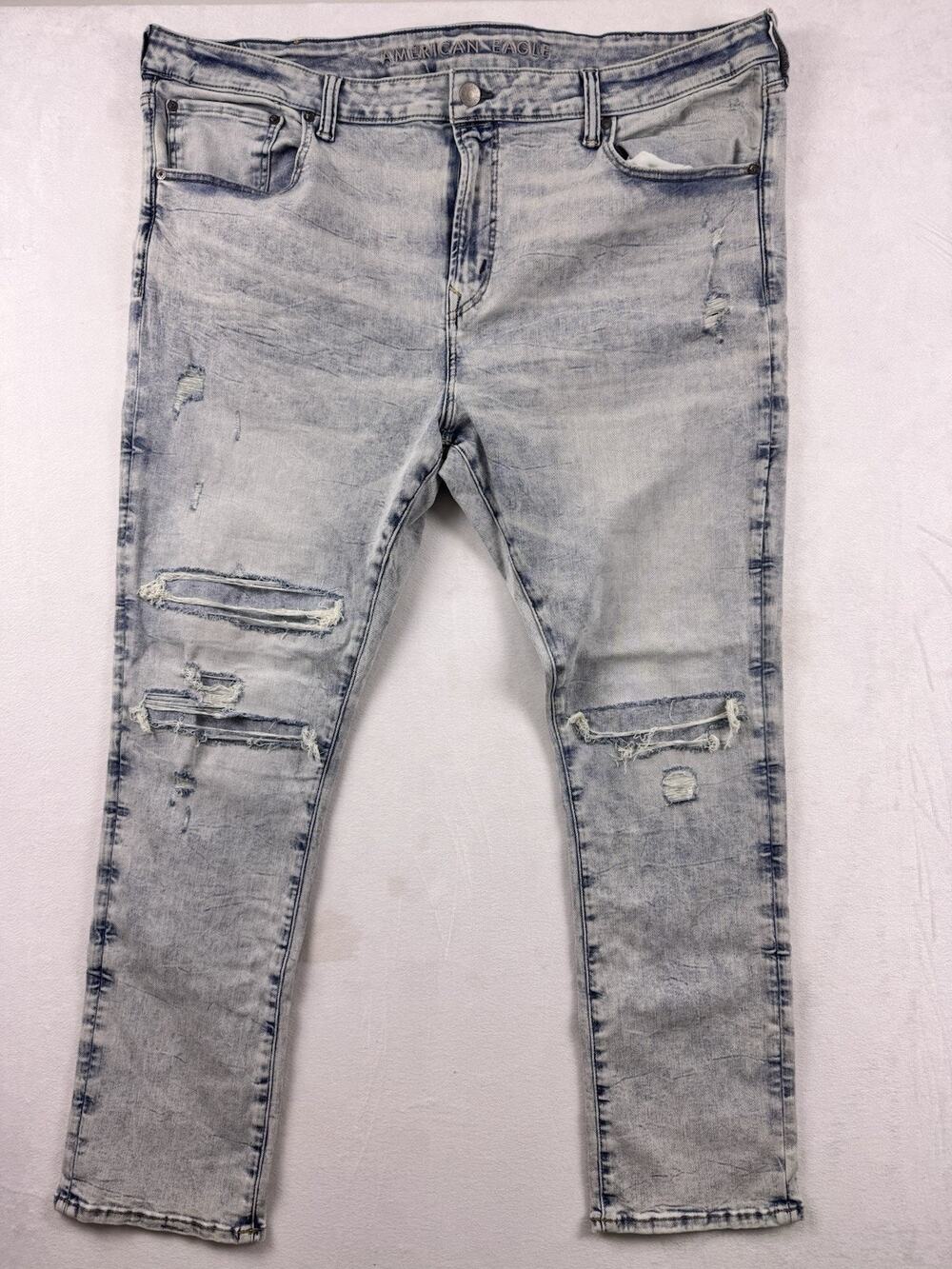 American Eagle Jeans Men’s 46x32 Light Wash Distressed Shredded Denim Relaxed